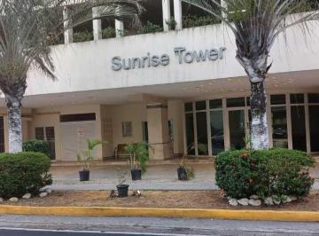 Apartamento · 289m² · 3 Recámaras · 2 Estacionamientos · Alquiler de Apartamento Amoblado en PH Sunrise Tower Disp 2/04 Jp