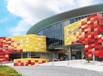 Local comercial · 2261m² · Local de 2.261 m² en Alta Plaza Mall