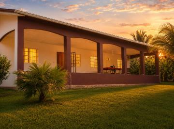 Casa de 4 habitaciones, Las Tablas · Casa de 3 Dorm. + Apartamento Independiente en Venta Cerca de Playa El Estero, Las Tablas