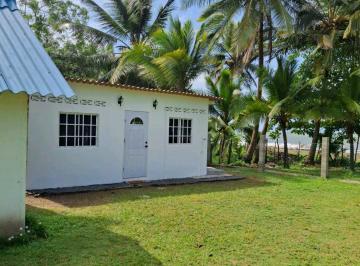 Casa · 784m² · 1 Recámara · 3 Estacionamientos · Venta de 2 Casa y Lote en Colon Punta Portete