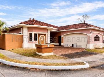 Casa de 4 habitaciones, Panamá · Casa en Venta en Costa Sur