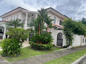 Casa de 3 habitaciones, Panamá · Casa Amoblada en Alquiler en Costa Bay Costa del Este Cg 268