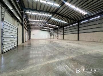 Bodega-Galpón-Depósito · 2000m² · 4 Estacionamientos · Alquiler de Galeras/ Bodegas en Llano Bonito (8)