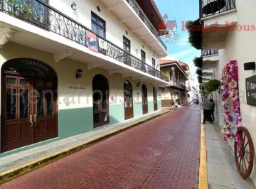 Apartamento de 2 habitaciones, Panamá · Fabuloso Apartamento en El Casco con Piscina, Balcón y Estacionamientos