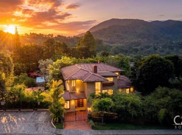 Casa de 8 habitaciones, Boquete · Villa de Lujo Estilo Boutique con 8 Suites en Venta en Los Cabezos, Boquete