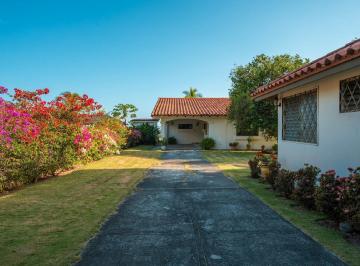 Casa · 240m² · 3 Recámaras · Playa Blanca - Venta de Casa de Playa Frente Al Mar