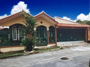 Casa de 4 habitaciones, Panamá · Se Vende Casa de Dos Pisos en Cerro Viento, Panamá