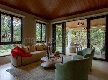 Casa de 3 habitaciones, Chame · Amplia Casa en Venta en Sora