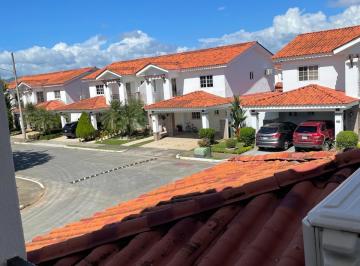 Casa de 4 habitaciones, Panamá · Alquiler con Opcion de Compra, Casa en Esquina Residencial PH Quintas de Versalles