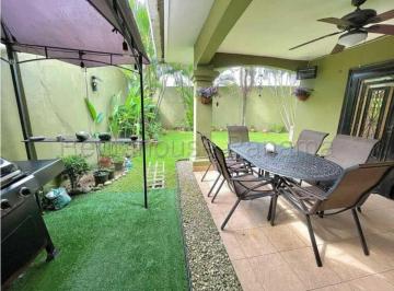 Casa de 3 habitaciones, Panamá · Alquilo Casa Amplia en PH Paseo Dorado en Condado del Rey. 300 m² Mrm