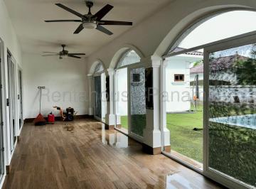 Casa de 4 habitaciones, Panamá · Amplia Casa en Venta en Costa Sur