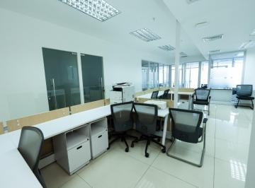 Oficina comercial · 200m² · 3 Estacionamientos · Alquiler de Oficina Amoblada en Torre Bicsa – Av Balboa Am