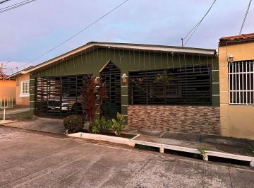 Casa · 153m² · 3 Recámaras · 2 Estacionamientos · Venta de Casa en Praderas del Campo - Chorrera (Dk)