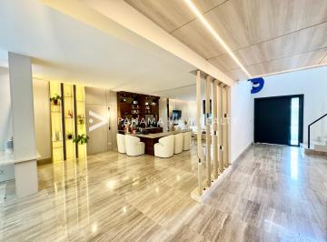 Casa · 590m² · 4 Recámaras · 4 Estacionamientos · Costa Las Perlas / Costa del Este / Venta