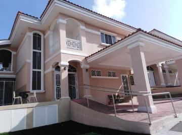 Casa de 4 habitaciones, Panamá · Venta de Casa con 340 m² en Altos de Panama PH Altos del Country 26 - 5662sr