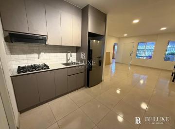 Casa · 138m² · 3 Recámaras · 2 Estacionamientos · Vendo Casa Primera Linea de Versalles, Las Acacias
