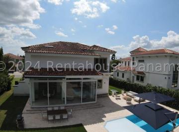Casa de 5 habitaciones, Panamá · Vendo Casa Amplia en Fairway State en Santa Maria. 1439 m². Mrm