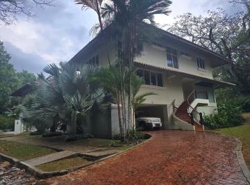 Casa · 365m² · 4 Recámaras · 3 Estacionamientos · Casa en Alquiler - Clayton - Ancon - Calle Croft - Amoblada D. D