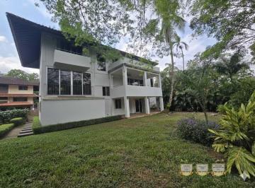 Casa · 336m² · 4 Recámaras · 4 Estacionamientos · Venta de Casa en Clayton - Calle Carroll - Ancon - m. m