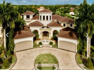 Casa · 1200m² · 5 Recámaras · 4 Estacionamientos · Casa en Costa del Este Mansion 1337 m² con Pisicna Balmoral