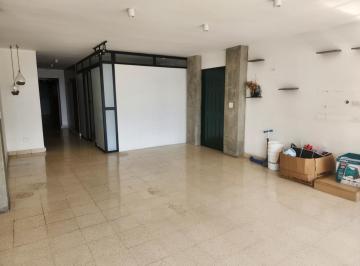 Apartamento · 250m² · 3 Recámaras · 2 Estacionamientos · Espacioso Apartamento