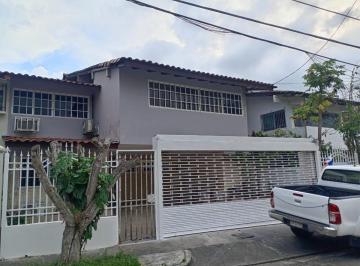 Casa de 4 habitaciones, Panamá · Vendo Casa en La Alameda, Wnph