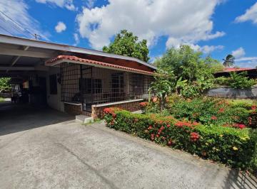 Casa · 291m² · 3 Recámaras · 5 Estacionamientos · Venta de Casa en Tocumen Cerca del Aeropuerto