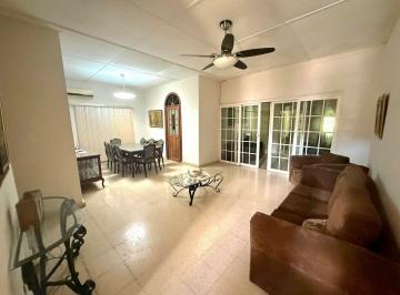 Casa de 4 habitaciones, Panamá · Venta de Amplia Casa en Villa de Las Fuentes No. 2