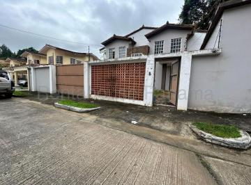 Casa de 4 habitaciones, Panamá · Se Vende Casa en Albrook Cur26 - 3191