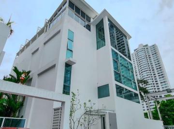 Apartamento · 540m² · 3 Recámaras · 4 Estacionamientos · Alquiler Casa en Altos del Golf Residencial Minimal Houses Mb
