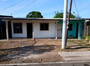 Casa · 206m² · 3 Recámaras · 1 Estacionamientos · Sea Confiable Vende Propiedad con Potencial de Inversión en Chitré.
