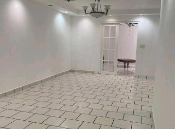 Casa · 220m² · 3 Recámaras · 2 Estacionamientos · Alquiler de Casa en Altos de Santa Maria - 3 Recamaras