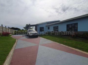 Casa de 3 habitaciones, La Pintada · Casa Amoblada en Alquiler en Llano Grande Cocle, Cg