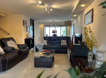 Casa de 3 habitaciones, San Miguelito · Venta de Casa Dos Pisos en Altos de Panamá $339k