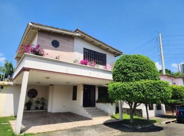 Casa de 3 habitaciones, San Miguelito · Venta de Casa Dos Pisos en Altos de Panamá $339k