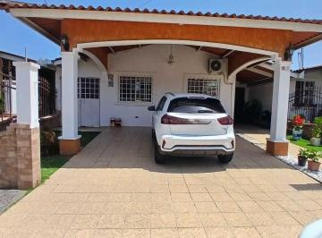 Casa · 216m² · 3 Recámaras · 2 Estacionamientos · Venta de Casa con Tres Recámaras en Villa Zaita.