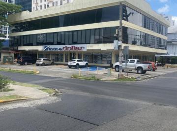 Fachada frontal · Oficinas Comerciales con Excelente Ubicación