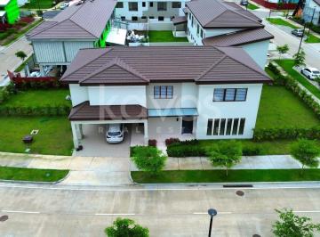 Casa · 391m² · 3 Recámaras · 4 Estacionamientos · Vendo Casa en The Woods Santa Maria - No Promotora