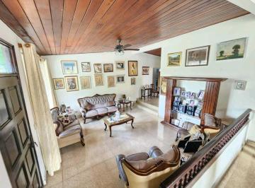 Casa · 245m² · 3 Recámaras · 2 Estacionamientos · Venta Casa Esquina Bethania 650 m² Negociable Nrr