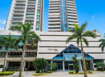 Casa · 410m² · 4 Recámaras · 2 Estacionamientos · Alquiler Venta Costa del Este Penthouse con 4 Recámaras y Amplias Terrazas