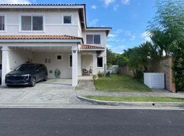 Casa · 194m² · 3 Recámaras · 2 Estacionamientos · Casa en Venta Bosques del Pacifico Woodlands Panama Pacifico