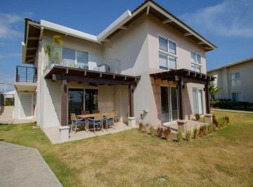 Casa de 2 habitaciones, Chame · Casa Frente Al Mar en Venta en The Residences Playa Caracol