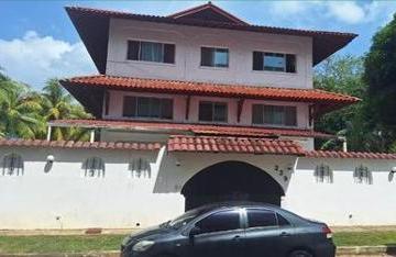 Casa · 289m² · 7 Recámaras · 5 Estacionamientos · Se Vende Casa en Albrook, Cod - Ca