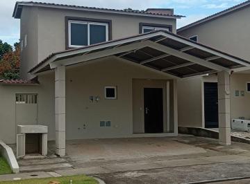 Casa de 3 habitaciones, La Chorrera · Casa en Alquiler en Costa Verde