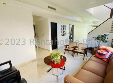 Casa de 4 habitaciones, Panamá · Amplia Casa en Alquiler en Clayton