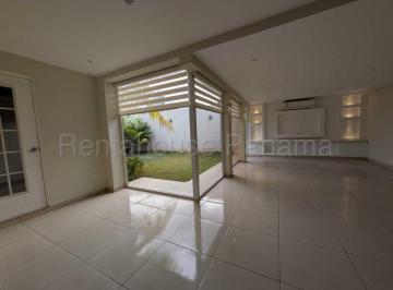 Casa de 3 habitaciones, Panamá · Amplia Casa en Venta en Versalles