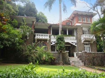 Casa · 433m² · 6 Recámaras · 5 Estacionamientos · ID 25876 en Venta - Bella Vista. Única Oportunidad.