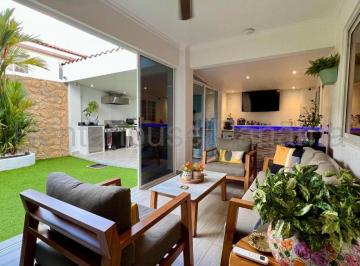 Edificio , Panamá · Venta Casa Versalles - Única - Hermosa Lista Para Ocupar 251 m. Remodelada