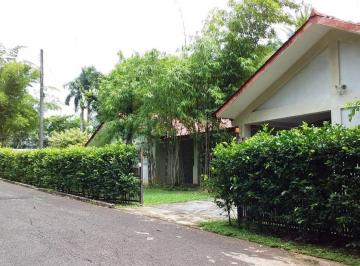 Casa de 4 habitaciones, Panamá · Llanos de Curundu Albrook Casa en Venta Lote 862 m² Pisicna Patio. Estilo Country Moderno. Precio!