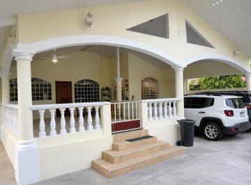 Casa · 325m² · 4 Recámaras · 2 Estacionamientos · Casa en Alquiler Residencial Villas de Howard